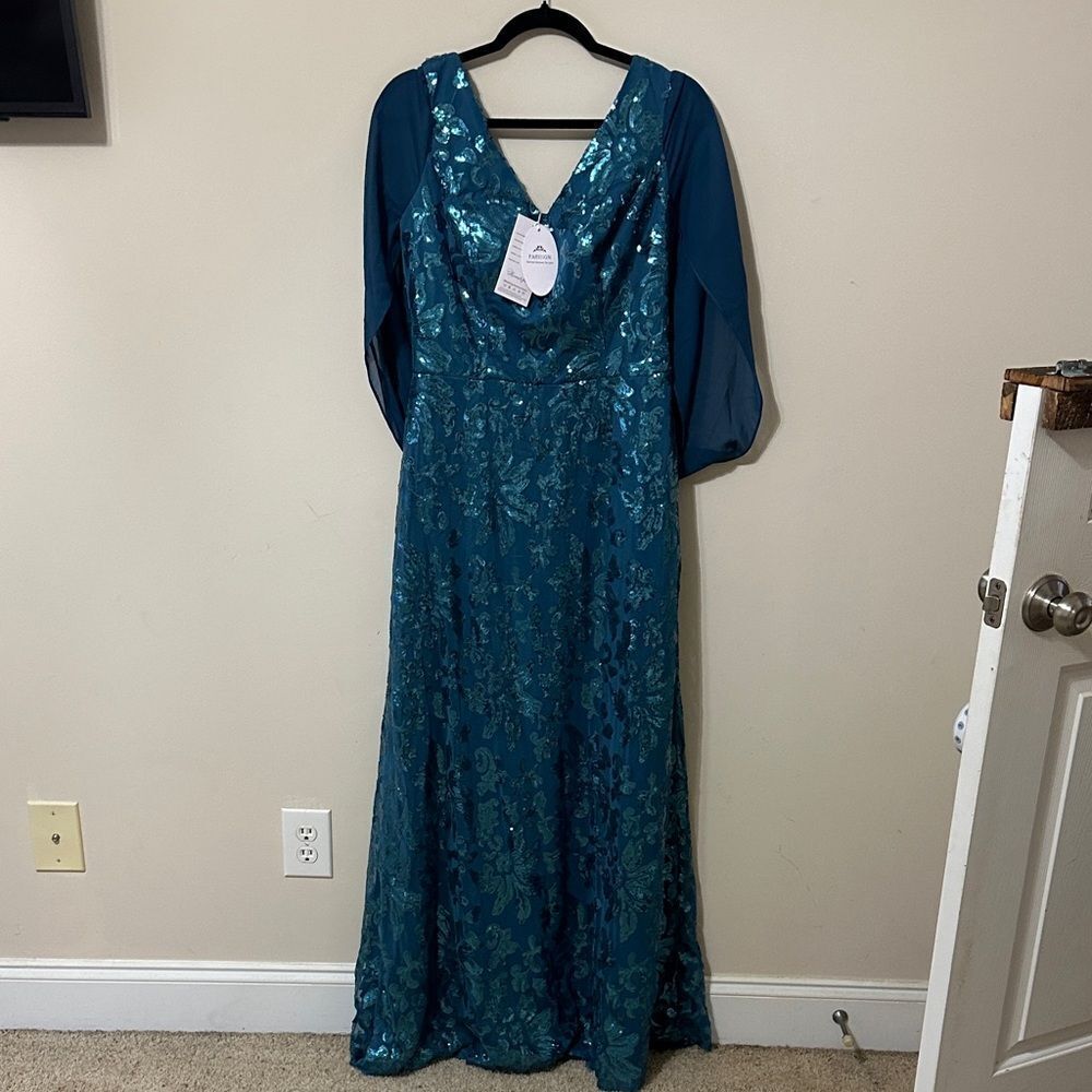 NWT Beautiful Formal Sequin Dress size 10
